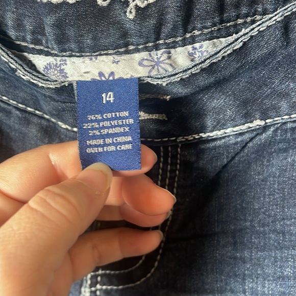 Amethyst Jeans Capris - Picture 5 of 5